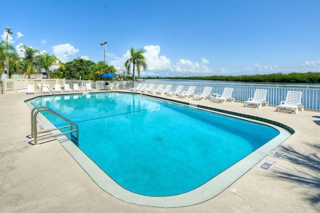 Sea Breeze, Studio 510, Beach Steps Away!+Pool+Wifi รัสกิน ภายนอก รูปภาพ