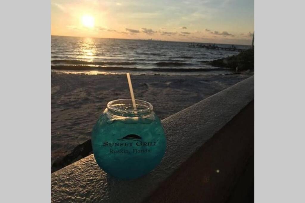 Sea Breeze, Studio 510, Beach Steps Away!+Pool+Wifi รัสกิน ภายนอก รูปภาพ